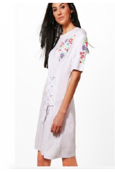 Платье-футболка от BooHoo (Англия) - Размір: 36 - Цвет: белый (с узором) - Boohoo